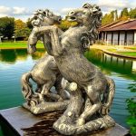 Statuetă căluț mediu, auriu patinat, model S37.