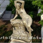 Statuetă jardinieră flori, auriu patinat, model J12.