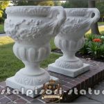 Vază ornament mare cu picior, alb marmorat, model V6.