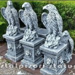 Set 3 statuete vulturi cu socluri, gri antichizat.