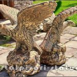 Statuetă vultur pe stâncă, șoim, arămiu patinat, model S35.