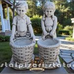 Statuete copii cu coșulețe, gri antichizat, model J9.