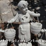 Mama și copii cu găletușe, alb marmorat, model S65.