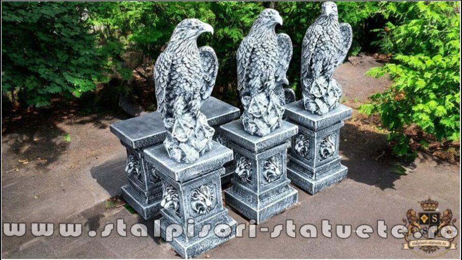 Set 3 statuete vulturi cu socluri, gri antichizat. (1)