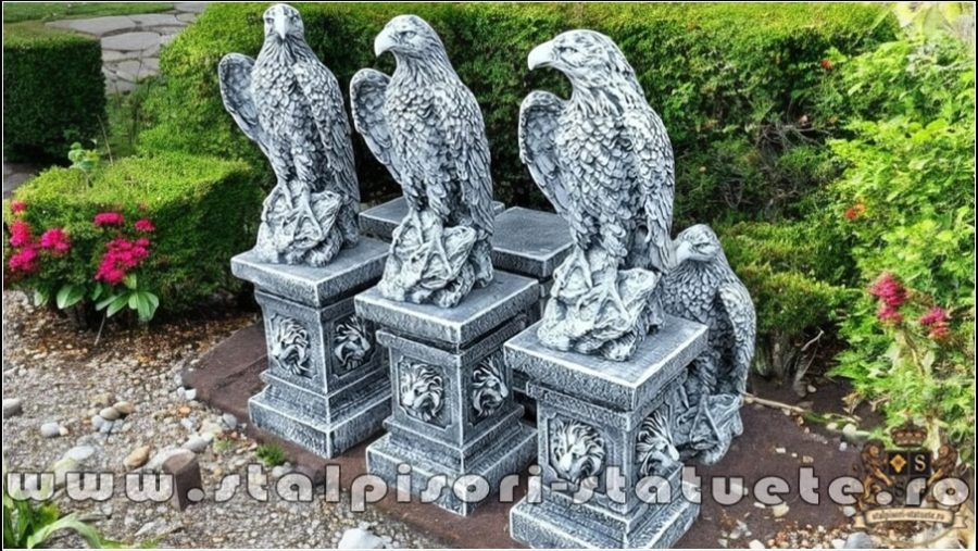 Set 3 statuete vulturi cu socluri, gri antichizat. (3)