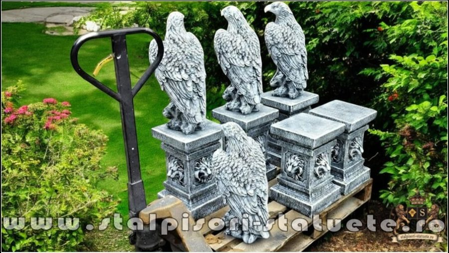 Set 3 statuete vulturi cu socluri, gri antichizat. (5)