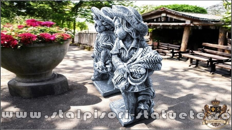 Set statuete copilași, gri patinat, model S31, S32. (3)