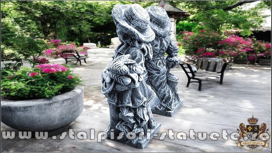 Set statuete copilași, gri patinat, model S31, S32. (5)