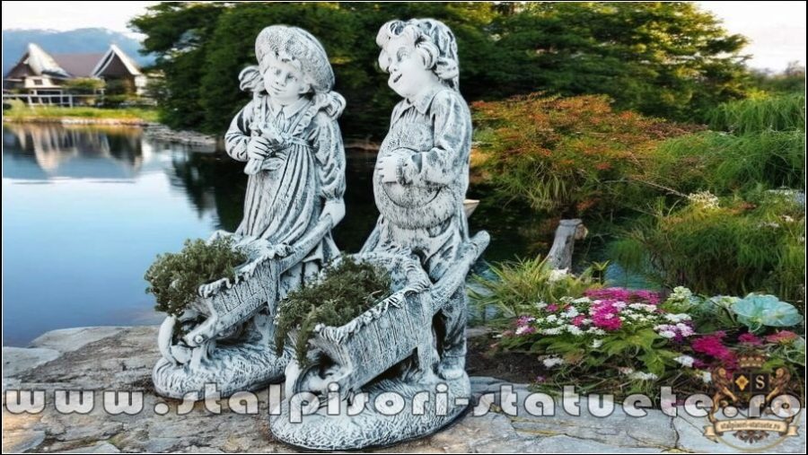 Set statuete grădinari cu roabe, gri patinat, model J6, J7. (3)