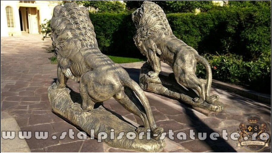 Set statuete lei gigant, auriu patinat, model S66. (5)