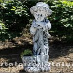 Statuetă băiat cu hârleț, gri patinat, model S60.