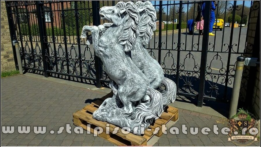 Statuetă căluț mare, gri patinat, model S37. (4)