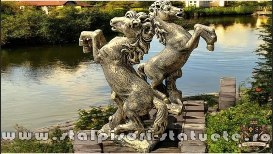 Statuetă căluț mediu, gri patinat, model S37. (2)