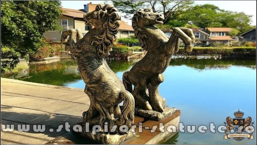 Statuetă căluț mediu, gri patinat, model S37. (3)