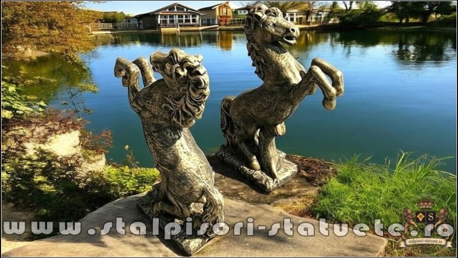 Statuetă căluț mediu, gri patinat, model S37. (5)