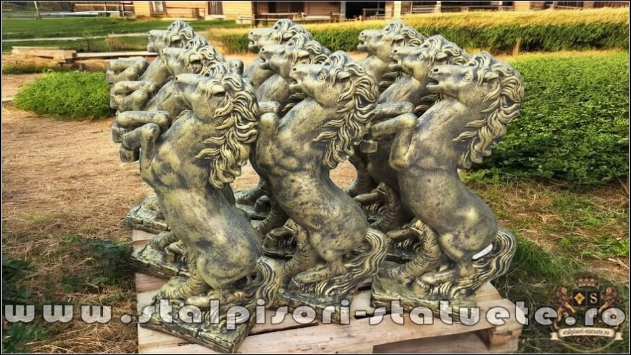 Statuetă căluț mic, auriu patinat, model S37. (2)