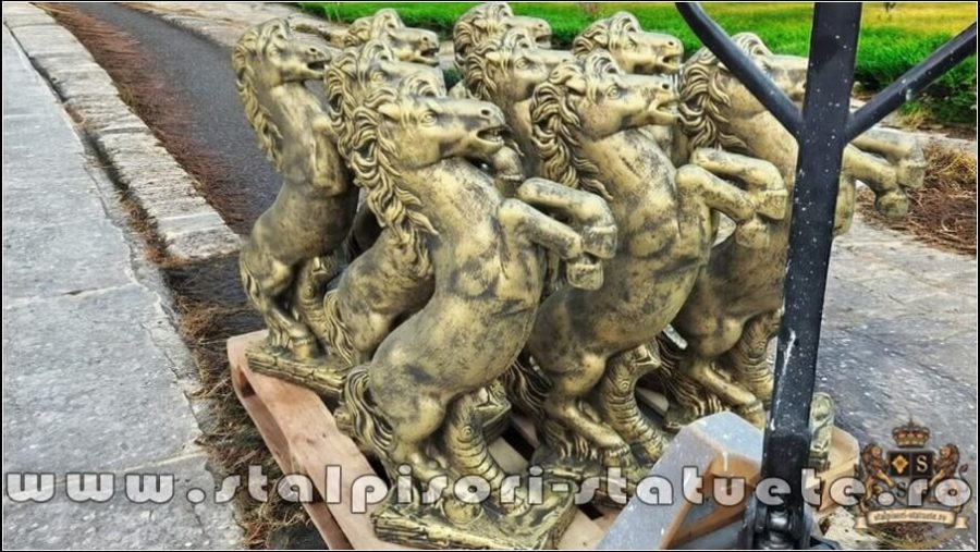 Statuetă căluț mic, auriu patinat, model S37. (3)