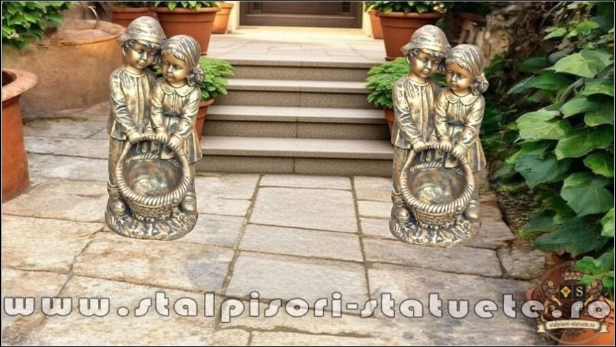 Statuetă copii cu coșuleț, arămiu, model S7. (4)