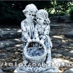 Statuetă copii cu coșuleț, gri patinat, model S7.