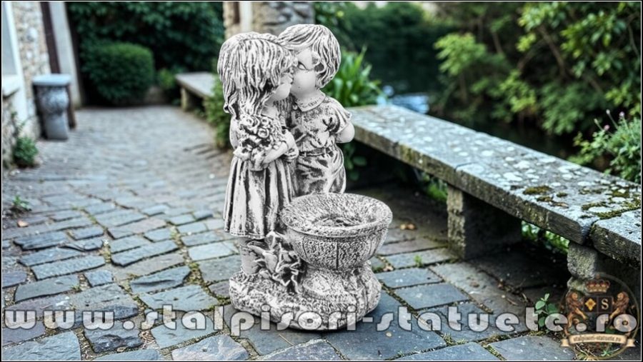 Statuetă copilași cu vază, gri patinat, model S45. (2)