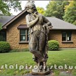 Statuetă domnița cu coroniță, auriu patinat, model S44.