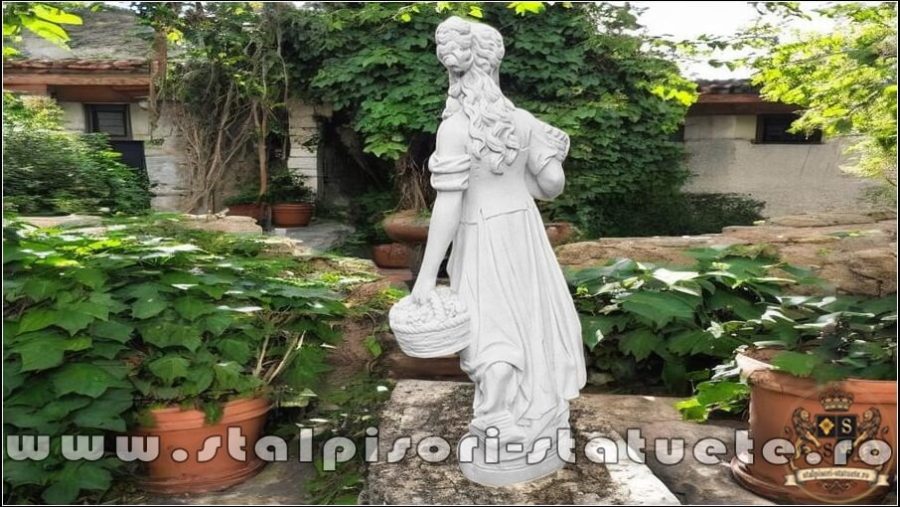 Statuetă domnița cu coșulețe, alb marmorat, model S67. (3)