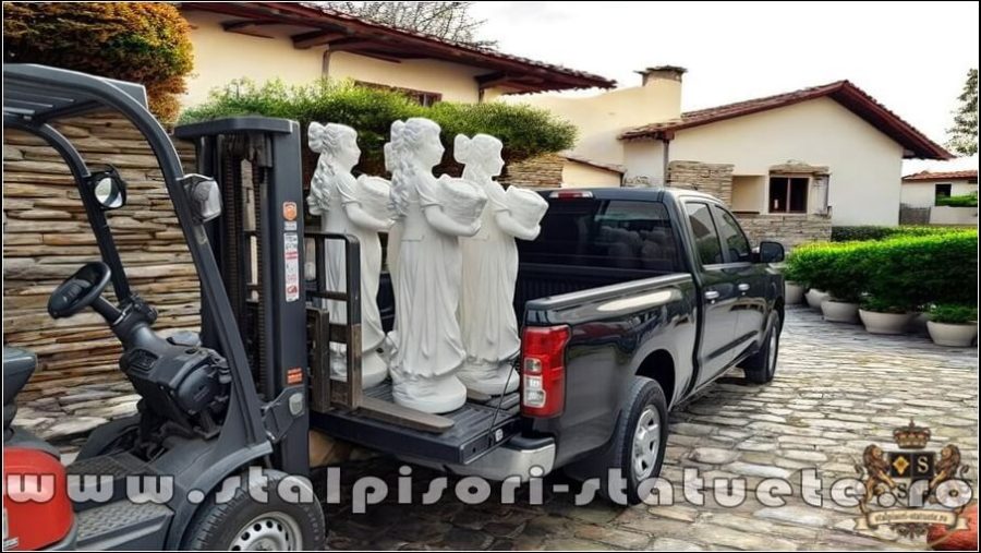 Statuetă domnița cu coșulețe, alb marmorat, model S67. (5)