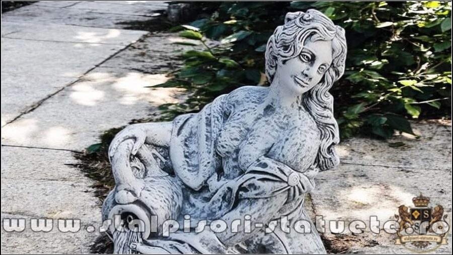 Statuetă domnița cu ulcea, gri patinat, model S16. (2)