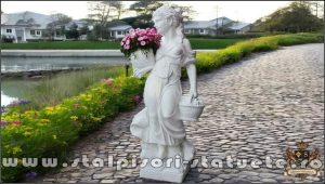 Statuetă fata cu coșulețe, alb marmorat, model S23.