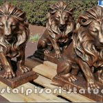 Statuetă leu în șezut, arămiu patinat, model S46.