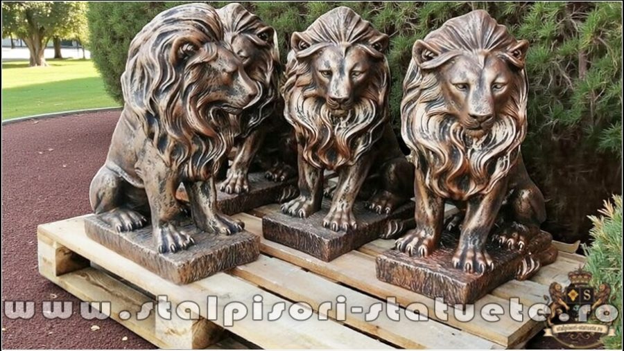 Statuetă leu în șezut, arămiu patinat, model S46. (2)