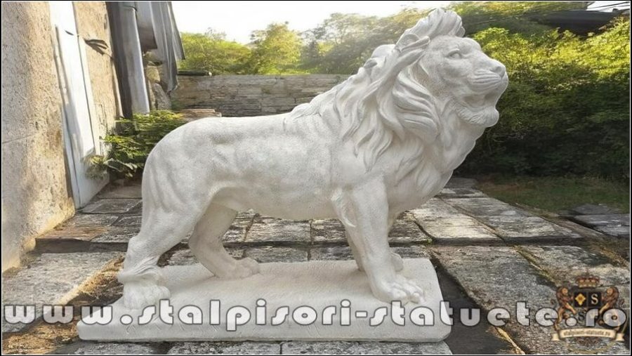 Statuetă leu mare în picioare, alb marmorat, model S33. (4)