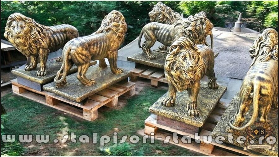 Statuetă leu mare în picioare, auriu antichizat, model S33. (5)