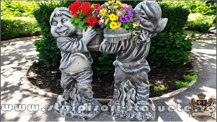 Statuetă pitic trol cu vază, din beton, model S58. (5)