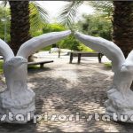 Statuetă vultur pe stâncă, șoim, alb marmorat, model S35.