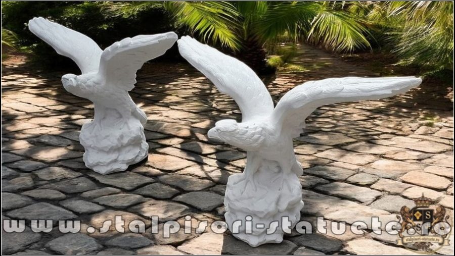 Statuetă vultur pe stâncă, șoim, alb marmorat, model S35. (3)