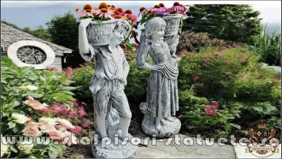 Statuete copii cu coșulețe, gri antichizat, model J3,J4. (3)