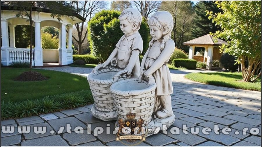 Statuete copii cu coșulețe, gri antichizat, model J9. (4)