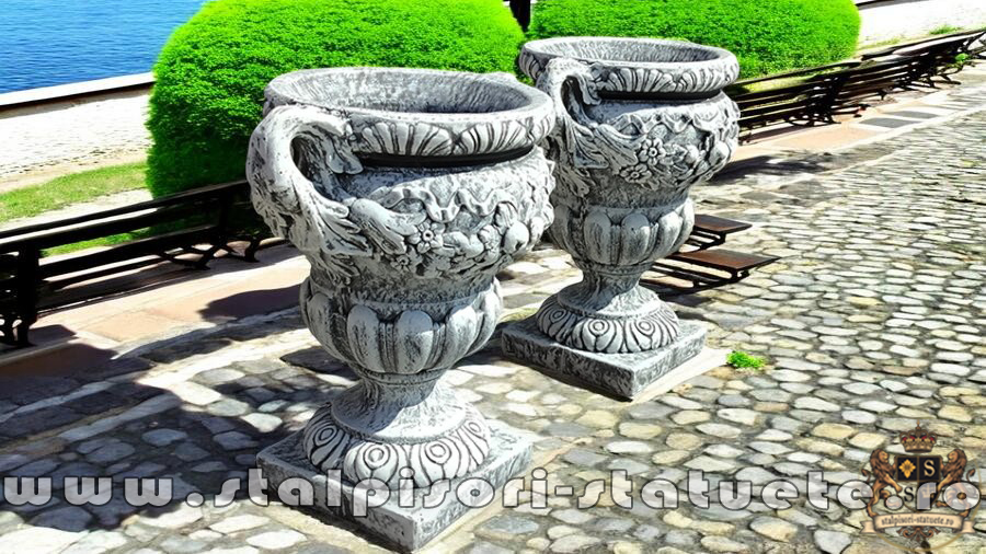 Vază ornament mare cu picior, gri patinat, model V6. (2)