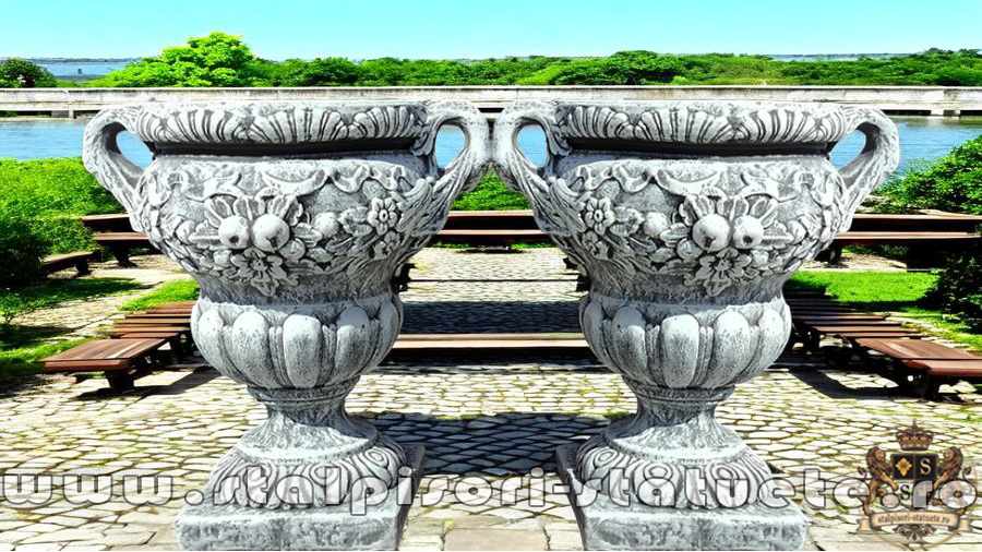 Vază ornament mare cu picior, gri patinat, model V6. (4)