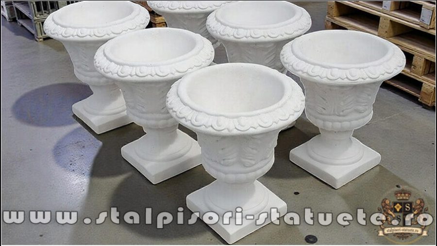 Vază ornament stejar cu picior, alb marmorat, model V3. (3)