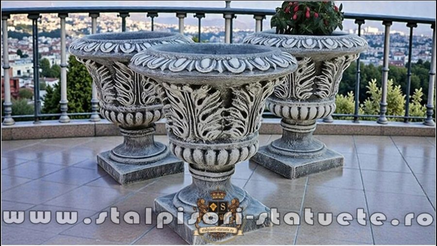 Vază ornament stejar cu picior, gri patinat, model V3. (2)