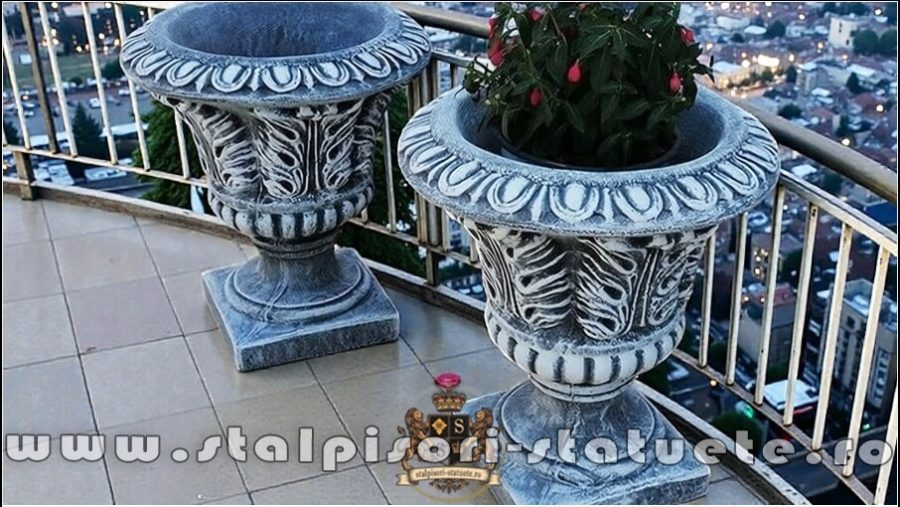 Vază ornament stejar cu picior, gri patinat, model V3. (3)