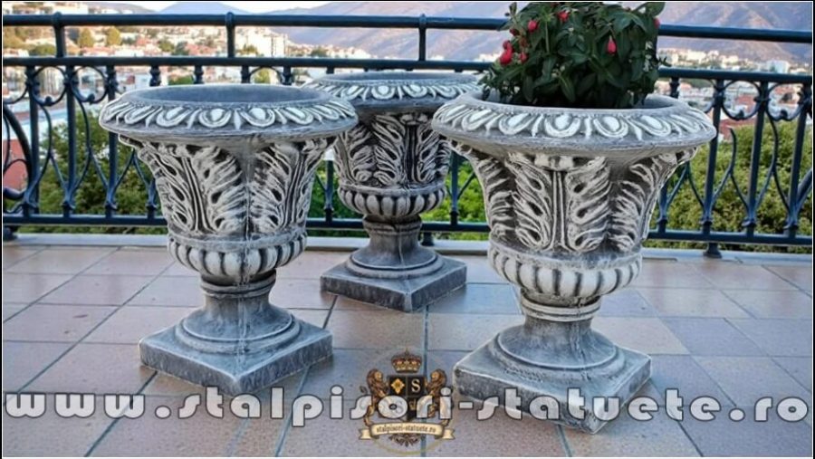 Vază ornament stejar cu picior, gri patinat, model V3. (4)