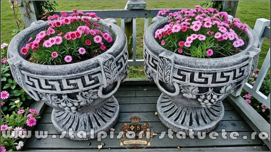 Vază ornament versace, gri patinat, model V8. (2)