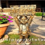 Statuetă pitic trol ''bun-venit,'' arămiu patinat, model S21.