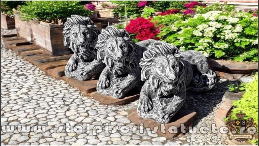 Statuetă leu mic culcat, gri patinat, model S56. (2)