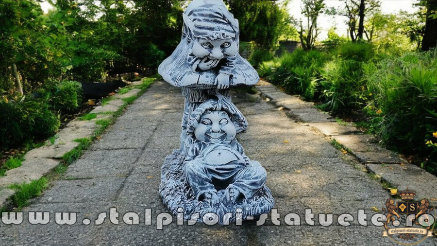 Statuetă troli pe ciupercă, gri patinat, model S61. (1)