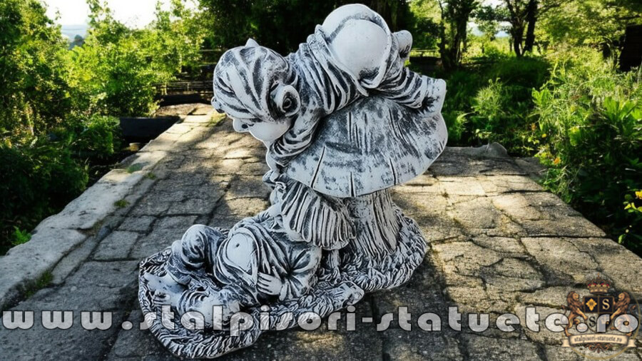 Statuetă troli pe ciupercă, gri patinat, model S61. (5)