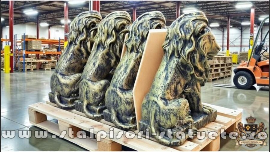 Set 4 statuete leu în șezut, auriu patinat, model S46. (4)